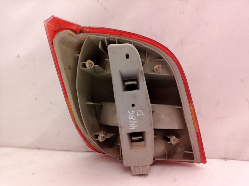 Recambio de piloto trasero derecho para ford fiesta berl./courier courier familiar referencia OEM IAM   