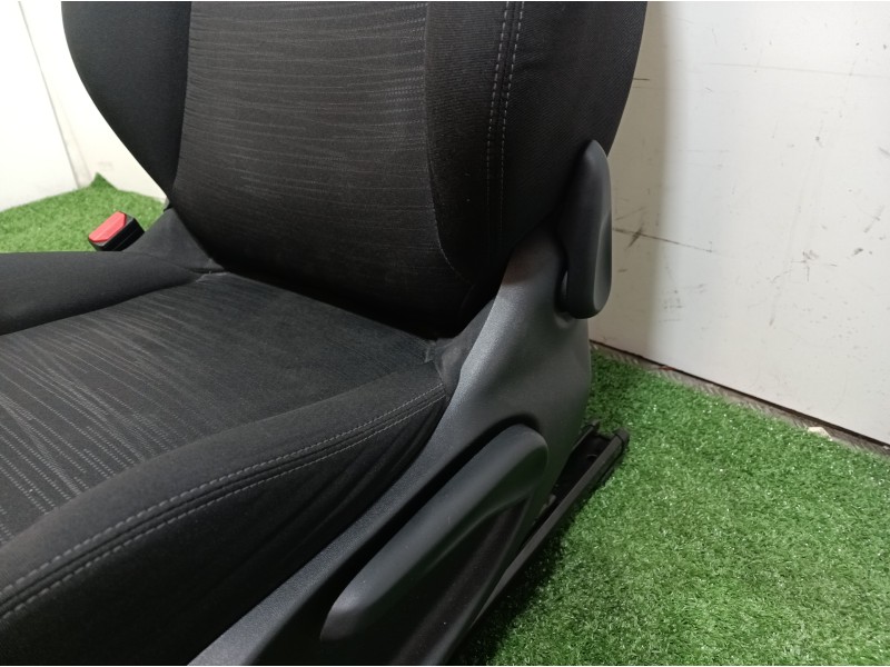 Recambio de asiento delantero izquierdo para peugeot 208 active referencia OEM IAM   