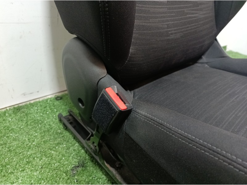Recambio de asiento delantero izquierdo para peugeot 208 active referencia OEM IAM   