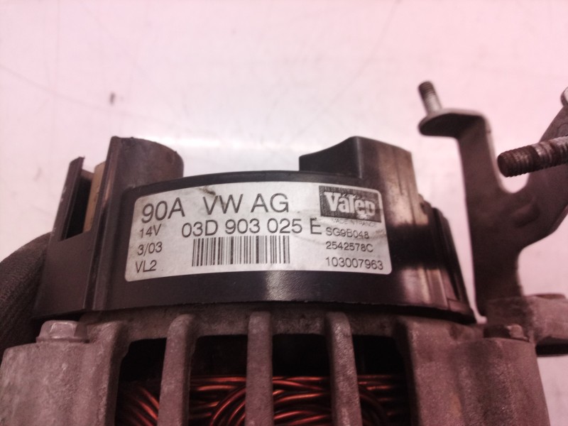 Recambio de alternador para volkswagen polo (9n1) trendline referencia OEM IAM 03D903025E 03D903025 03D903025