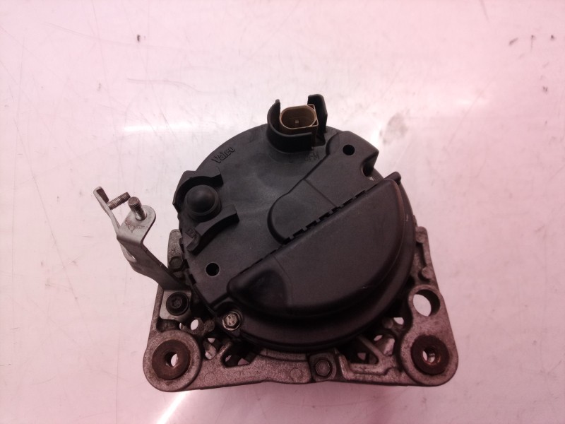 Recambio de alternador para volkswagen polo (9n1) trendline referencia OEM IAM 03D903025E 03D903025 03D903025