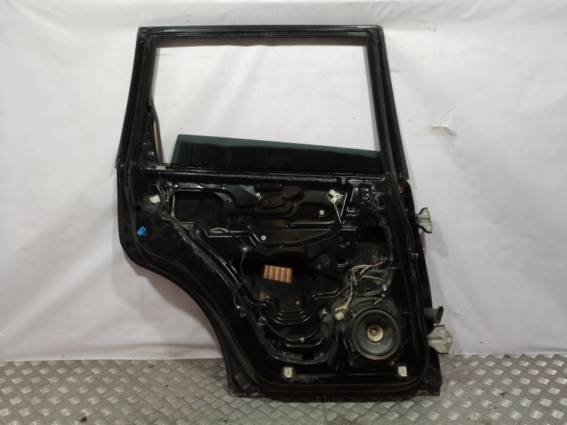 Recambio de puerta trasera izquierda para ssangyong rexton rx 270 plus / 270 xdi plus referencia OEM IAM   