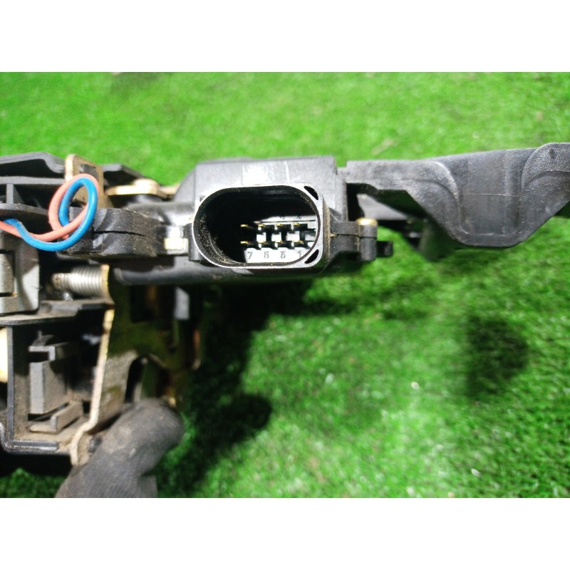 Recambio de cerradura puerta delantera izquierda para volkswagen passat variant (3b5) comfortline referencia OEM IAM 3B11837015A