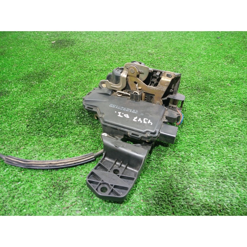 Recambio de cerradura puerta delantera izquierda para volkswagen passat variant (3b5) comfortline referencia OEM IAM 3B11837015A