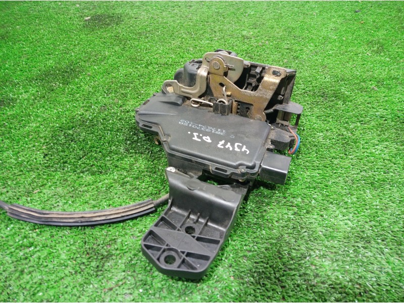 Recambio de cerradura puerta delantera izquierda para volkswagen passat variant (3b5) comfortline referencia OEM IAM 3B11837015A