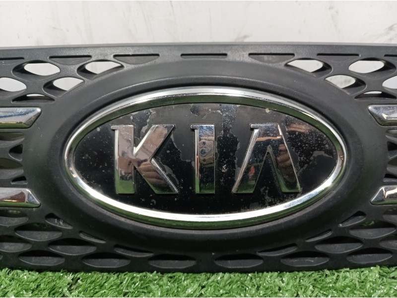 Recambio de rejilla delantera para kia cee´d emotion referencia OEM IAM 863501H200 863501H200 863501H200