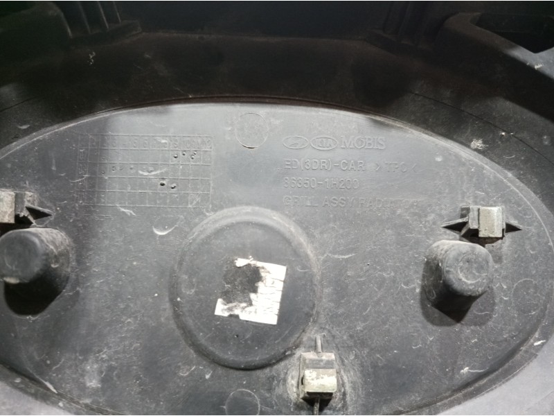 Recambio de rejilla delantera para kia cee´d emotion referencia OEM IAM 863501H200 863501H200 863501H200