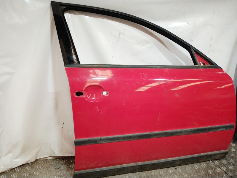 Recambio de puerta delantera derecha para volkswagen passat variant (3b5) comfortline referencia OEM IAM   