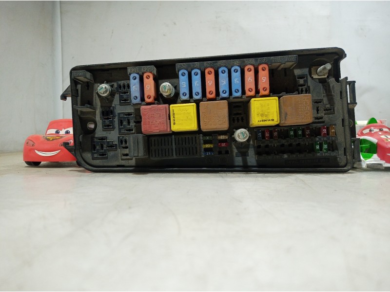 Recambio de caja reles / fusibles para opel vectra c berlina 1.9 16v cdti cat (z 19 dth / lrd) referencia OEM IAM 04EK3H 04EK3H 