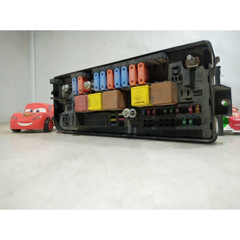 Recambio de caja reles / fusibles para opel vectra c berlina 1.9 16v cdti cat (z 19 dth / lrd) referencia OEM IAM 04EK3H 04EK3H 