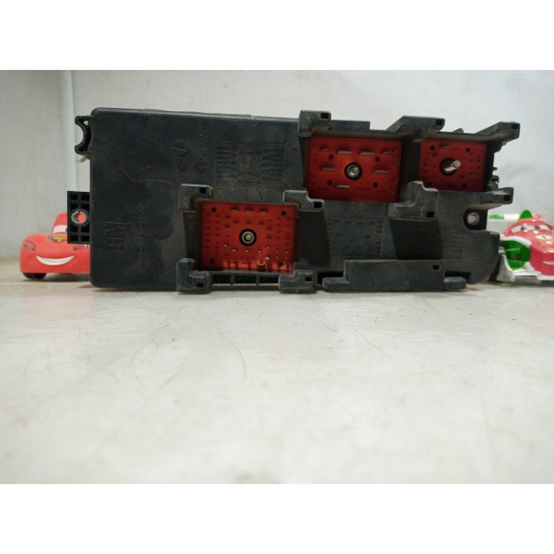 Recambio de caja reles / fusibles para opel vectra c berlina 1.9 16v cdti cat (z 19 dth / lrd) referencia OEM IAM 04EK3H 04EK3H 