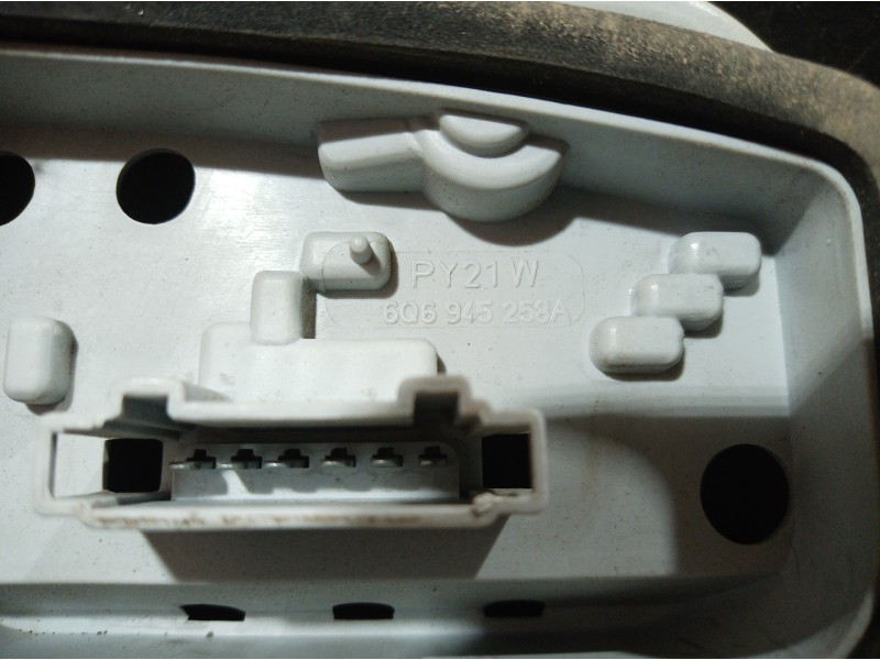 Recambio de piloto trasero derecho para volkswagen polo (9n1) conceptline referencia OEM IAM 6Q6945258A 6Q6945258A 6Q6945258