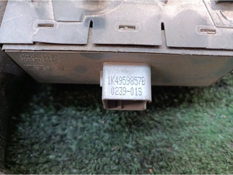 Recambio de mando elevalunas delantero izquierdo para seat toledo (5p2) 1.6 referencia OEM IAM 156022462 5P1867171A 1K4959857B