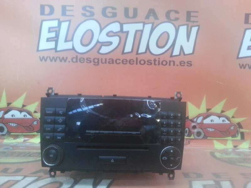 Recambio de sistema audio / radio cd para mercedes-benz clase c (w203) berlina referencia OEM IAM A2038700589 A2038700589 A20387