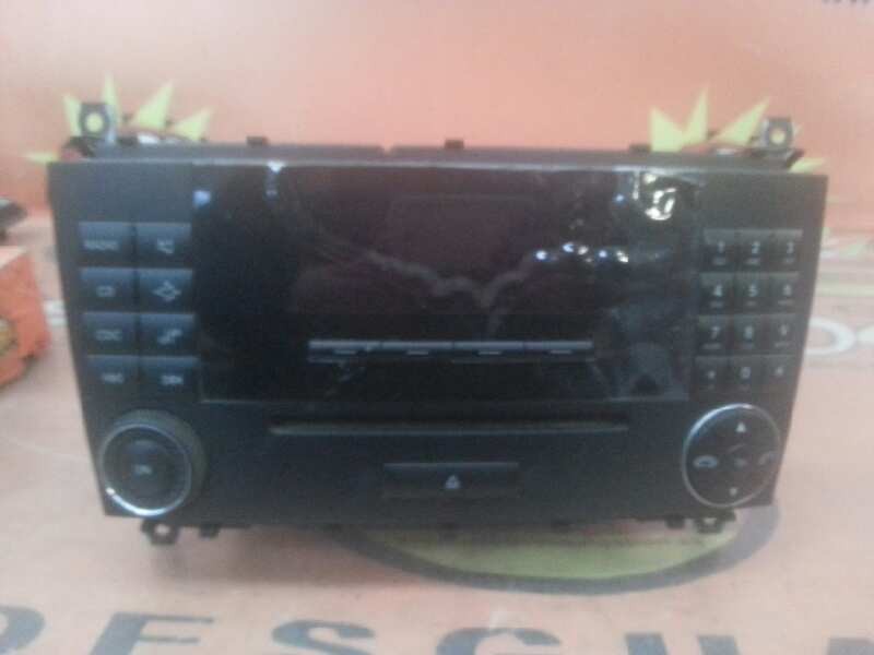 Recambio de sistema audio / radio cd para mercedes-benz clase c (w203) berlina referencia OEM IAM A2038700589 A2038700589 A20387