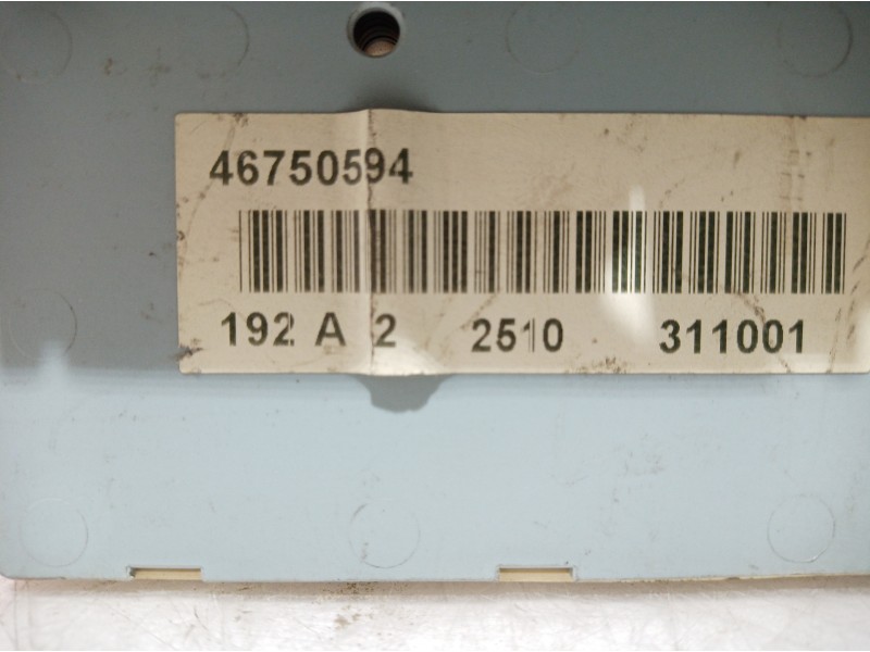 Recambio de caja reles / fusibles para fiat stilo (192) referencia OEM IAM 46750594 46750594 46750594