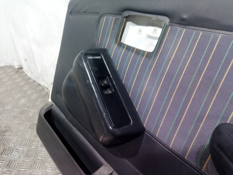 Recambio de puerta delantera derecha para subaru justy j10 (kad) 1200 referencia OEM IAM   