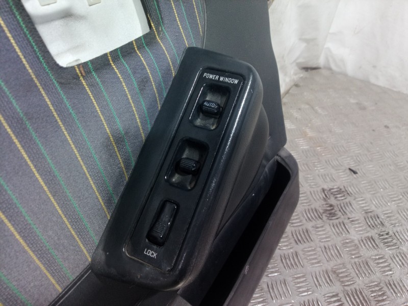 Recambio de puerta delantera izquierda para subaru justy j10 (kad) 1200 referencia OEM IAM   