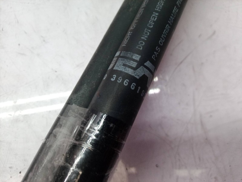 Recambio de amortiguadores maletero / porton para seat marbella ce referencia OEM IAM 39661930 39661930 39661930