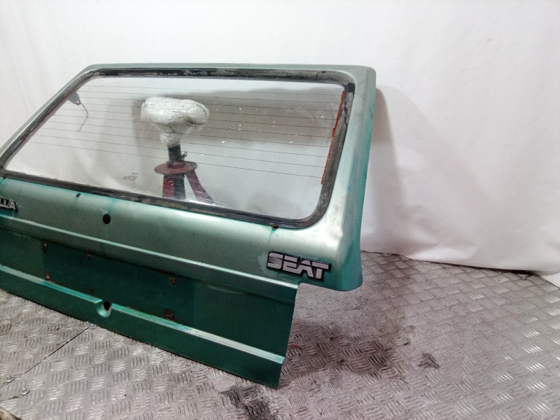 Recambio de porton trasero para seat marbella ce referencia OEM IAM SE028526004A SE028526004A SE028526004