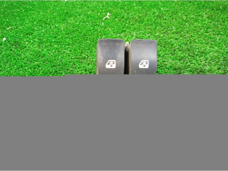 Recambio de mando elevalunas delantero izquierdo para renault laguna ii (bg0) referencia OEM IAM 315042B 315042B 315042B Recambio de mando elevalunas delantero izquierdo para renault laguna ii (bg0) referencia OEM IAM 315042B 315042B 315042B