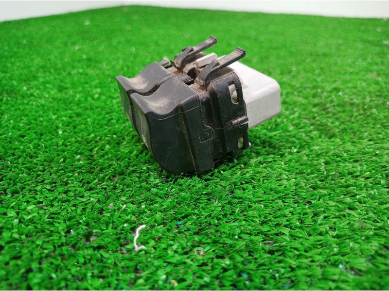 Recambio de mando elevalunas delantero izquierdo para renault laguna ii (bg0) referencia OEM IAM 315042B 315042B 315042B Recambio de mando elevalunas delantero izquierdo para renault laguna ii (bg0) referencia OEM IAM 315042B 315042B 315042B