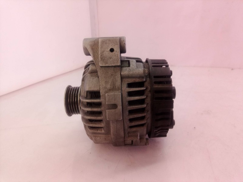 Recambio de alternador para bmw serie 5 berlina (e34) 525tds referencia OEM IAM A13VI18 A13VI18 A13VI18