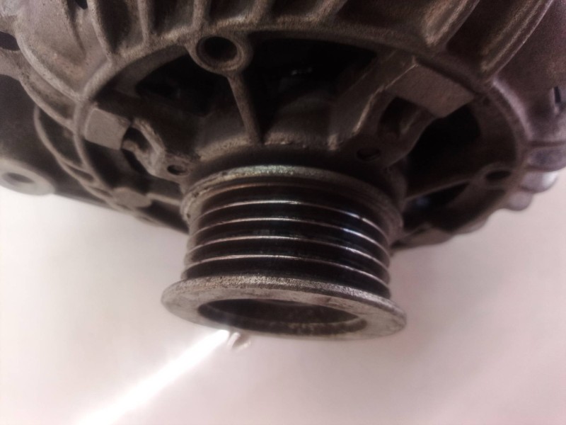 Recambio de alternador para bmw serie 5 berlina (e34) 525tds referencia OEM IAM A13VI18 A13VI18 A13VI18