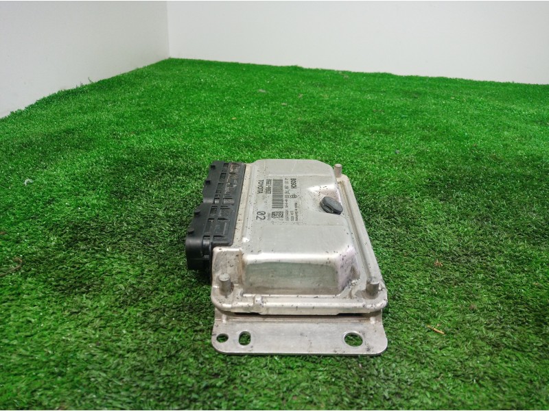 Recambio de centralita motor uce para peugeot 107 básico referencia OEM IAM 0261208702 0261208702 896610H022