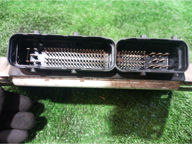 Recambio de centralita motor uce para peugeot 107 básico referencia OEM IAM 0261208702 0261208702 896610H022