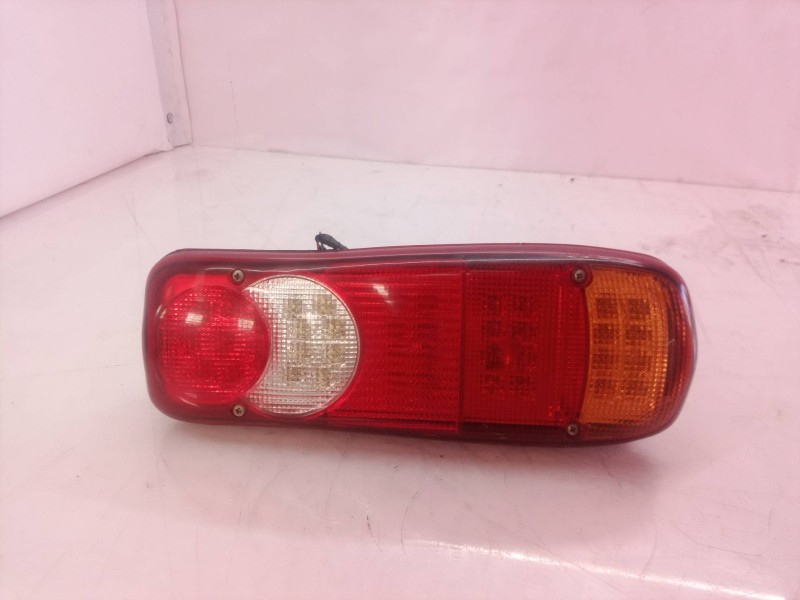 Recambio de piloto trasero izquierdo para nissan cabstar tlo referencia OEM IAM   