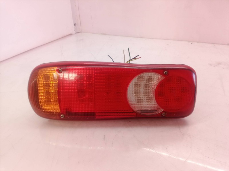 Recambio de piloto trasero derecho para nissan cabstar tlo referencia OEM IAM   