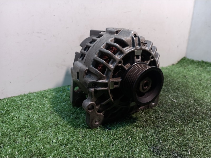 Recambio de alternador para volkswagen polo (9n1) 1.2 12v referencia OEM IAM 03D903025E 004294 2542578C