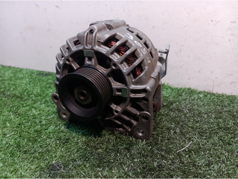 Recambio de alternador para volkswagen polo (9n1) 1.2 12v referencia OEM IAM 03D903025E 004294 2542578C