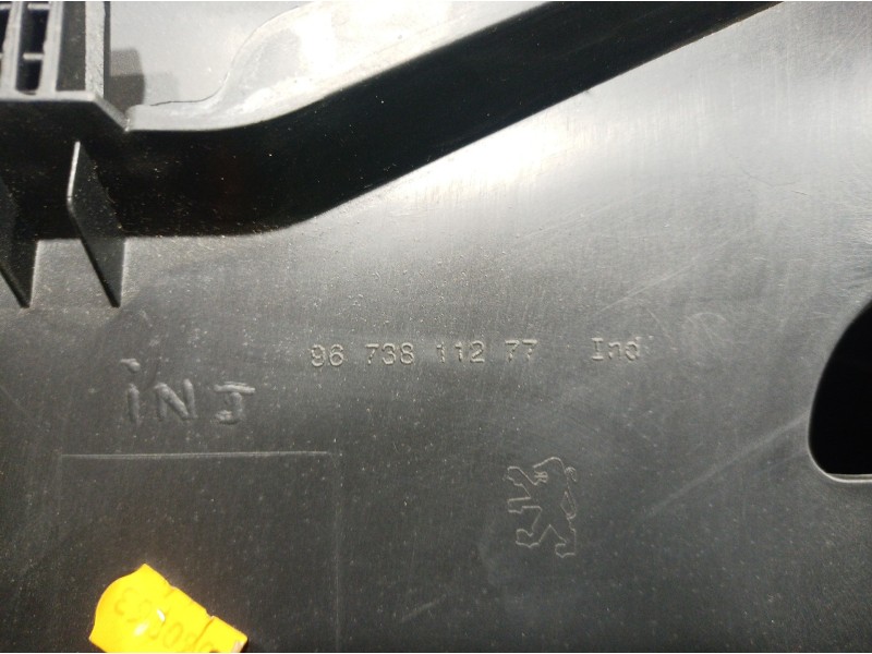 Recambio de guantera para peugeot 208 active referencia OEM IAM 9673811277 9673811277 1089146X