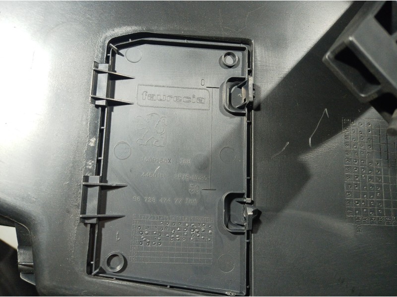 Recambio de guantera para peugeot 208 active referencia OEM IAM 9673811277 9673811277 1089146X