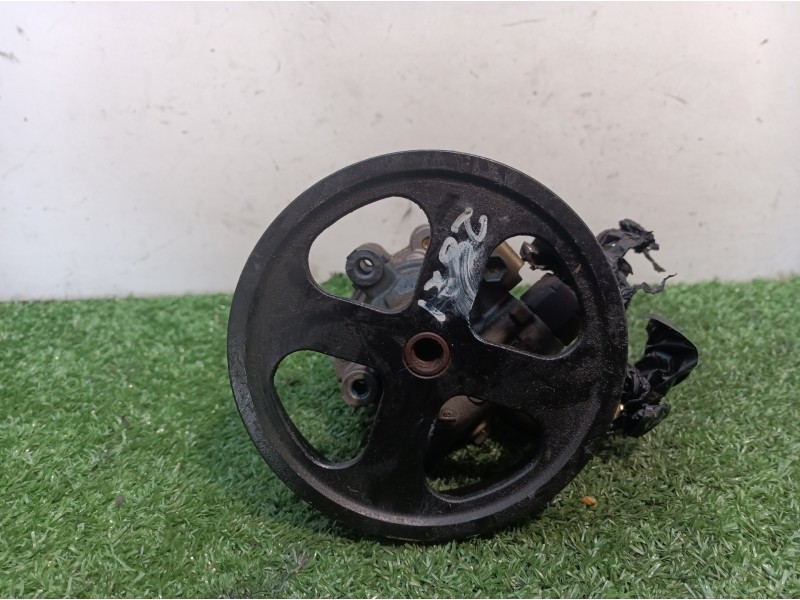 Recambio de bomba direccion para toyota corolla (e11) 1.9 diesel referencia OEM IAM   