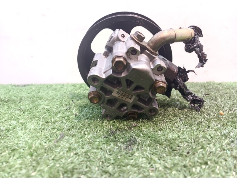 Recambio de bomba direccion para toyota corolla (e11) 1.9 diesel referencia OEM IAM   