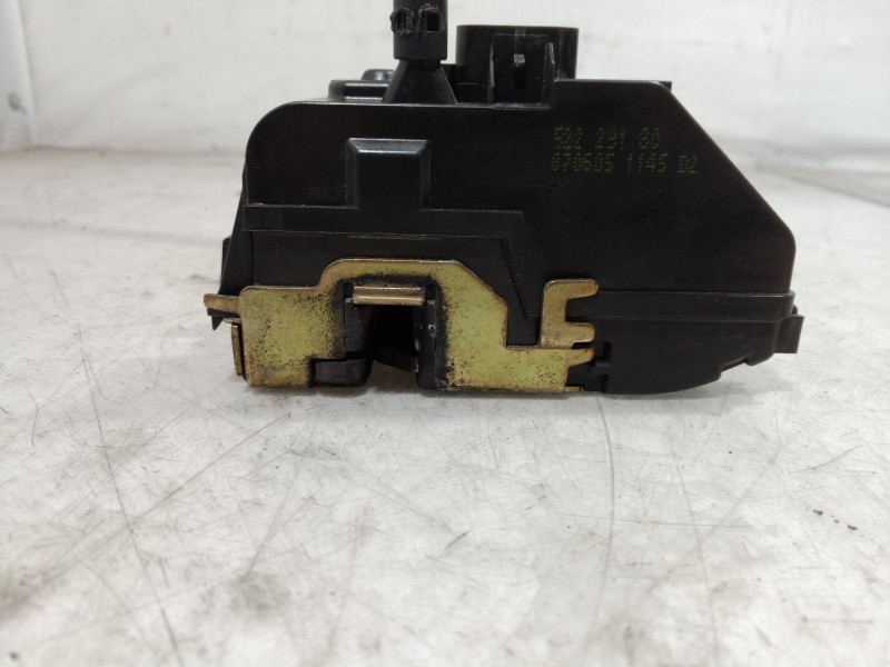 Recambio de cerradura puerta delantera derecha para peugeot 307 cc (s2) básico referencia OEM IAM 52229180 52229180 52229180