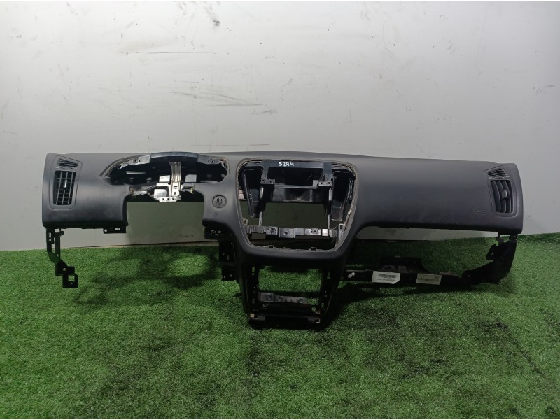 Recambio de salpicadero para kia cee´d emotion referencia OEM IAM 847101H000EQ 847101H000EQ 847101H000