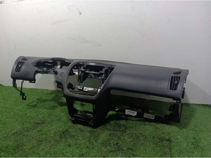 Recambio de salpicadero para kia cee´d emotion referencia OEM IAM 847101H000EQ 847101H000EQ 847101H000