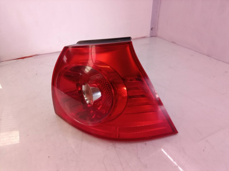 Recambio de piloto trasero derecho para volkswagen golf v berlina (1k1) gt sport referencia OEM IAM   