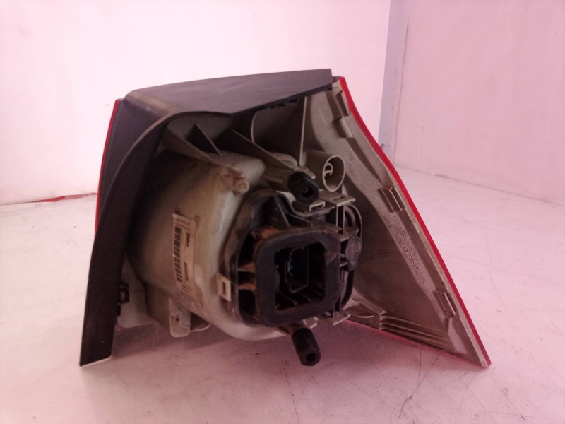 Recambio de piloto trasero izquierdo para volkswagen golf v berlina (1k1) gt sport referencia OEM IAM   