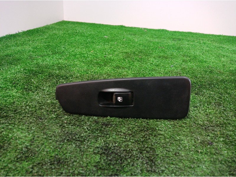 Recambio de mando elevalunas trasero derecho para ssangyong rexton 270 xdi limited referencia OEM IAM SC0922290  8584008100