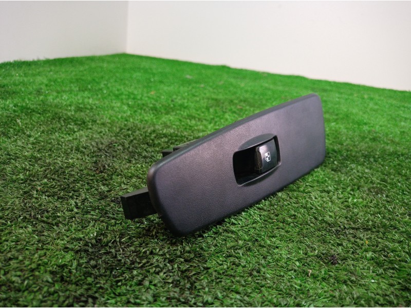 Recambio de mando elevalunas trasero derecho para ssangyong rexton 270 xdi limited referencia OEM IAM SC0922290  8584008100