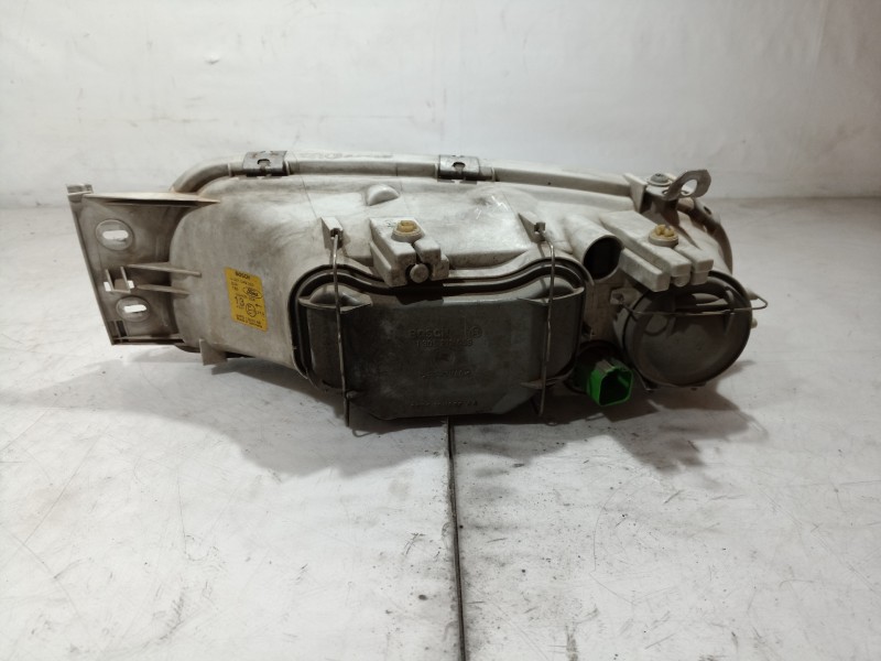 Recambio de faro derecho para ford fiesta berlina básico referencia OEM IAM 1042630 1042630 1042630