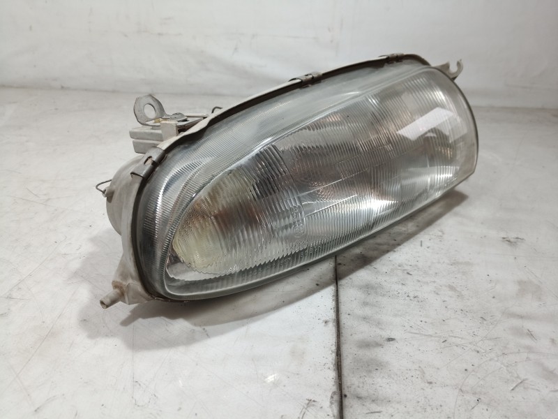 Recambio de faro derecho para ford fiesta berlina básico referencia OEM IAM 1042630 1042630 1042630