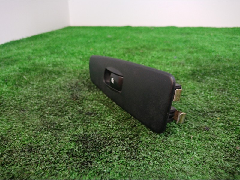 Recambio de mando elevalunas trasero derecho para ssangyong rexton 270 xdi limited referencia OEM IAM SC0922290  8584008100