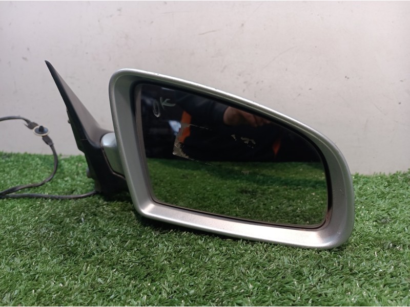 Recambio de retrovisor derecho para audi a4 berlina (8e) 1.8 t quattro referencia OEM IAM 010681  