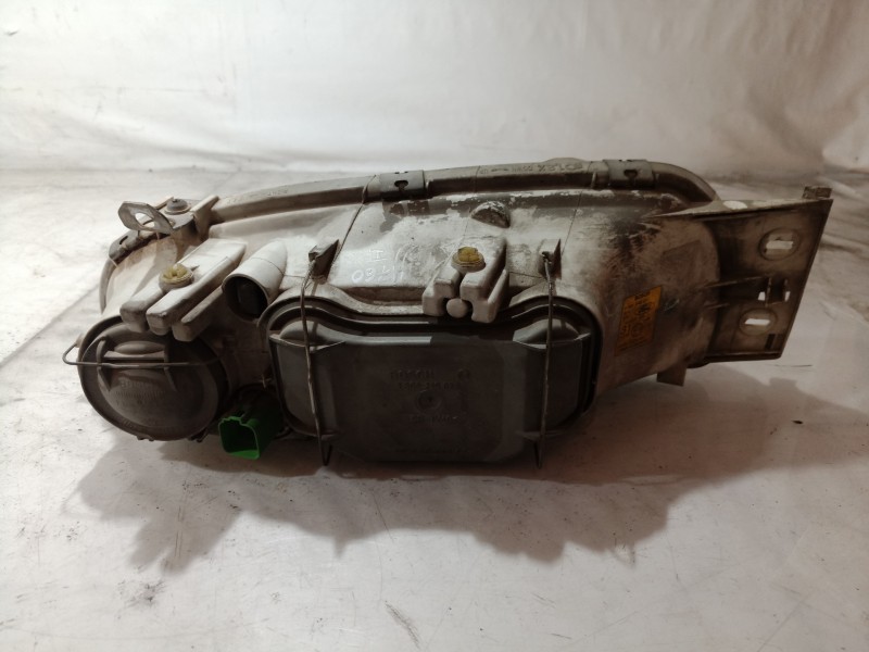 Recambio de faro izquierdo para ford fiesta berlina básico referencia OEM IAM 1042631 1042631 1042631